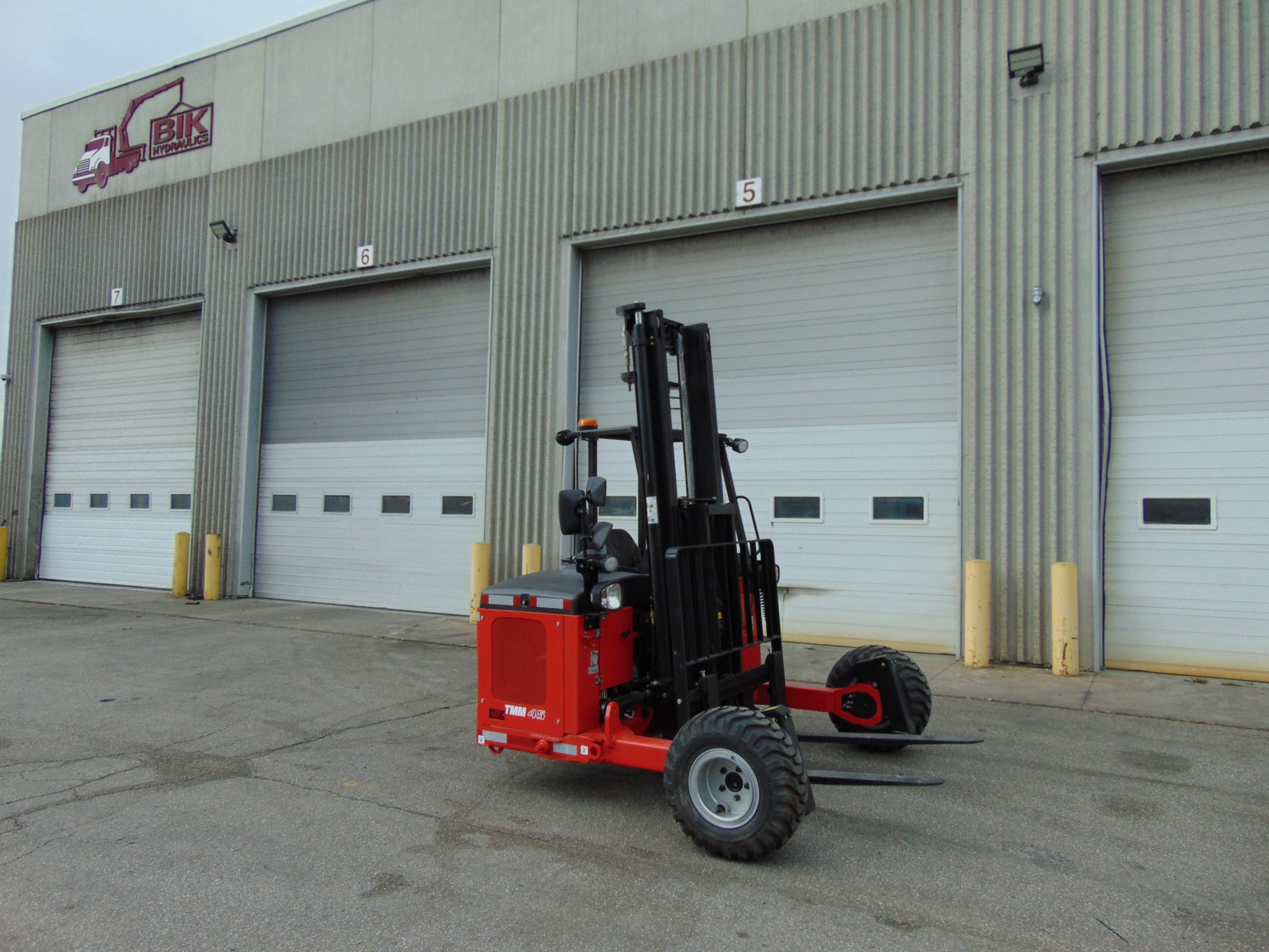 THE ALL NEW MANITOU TMM 45 TRUCK MOUNTED FORKLIFT