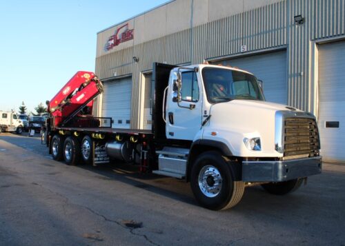 BIK HL‑58T heavy‑lift knuckle boom.