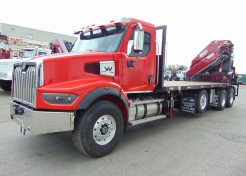 BIK HL‑65T heavy‑lift knuckle boom.