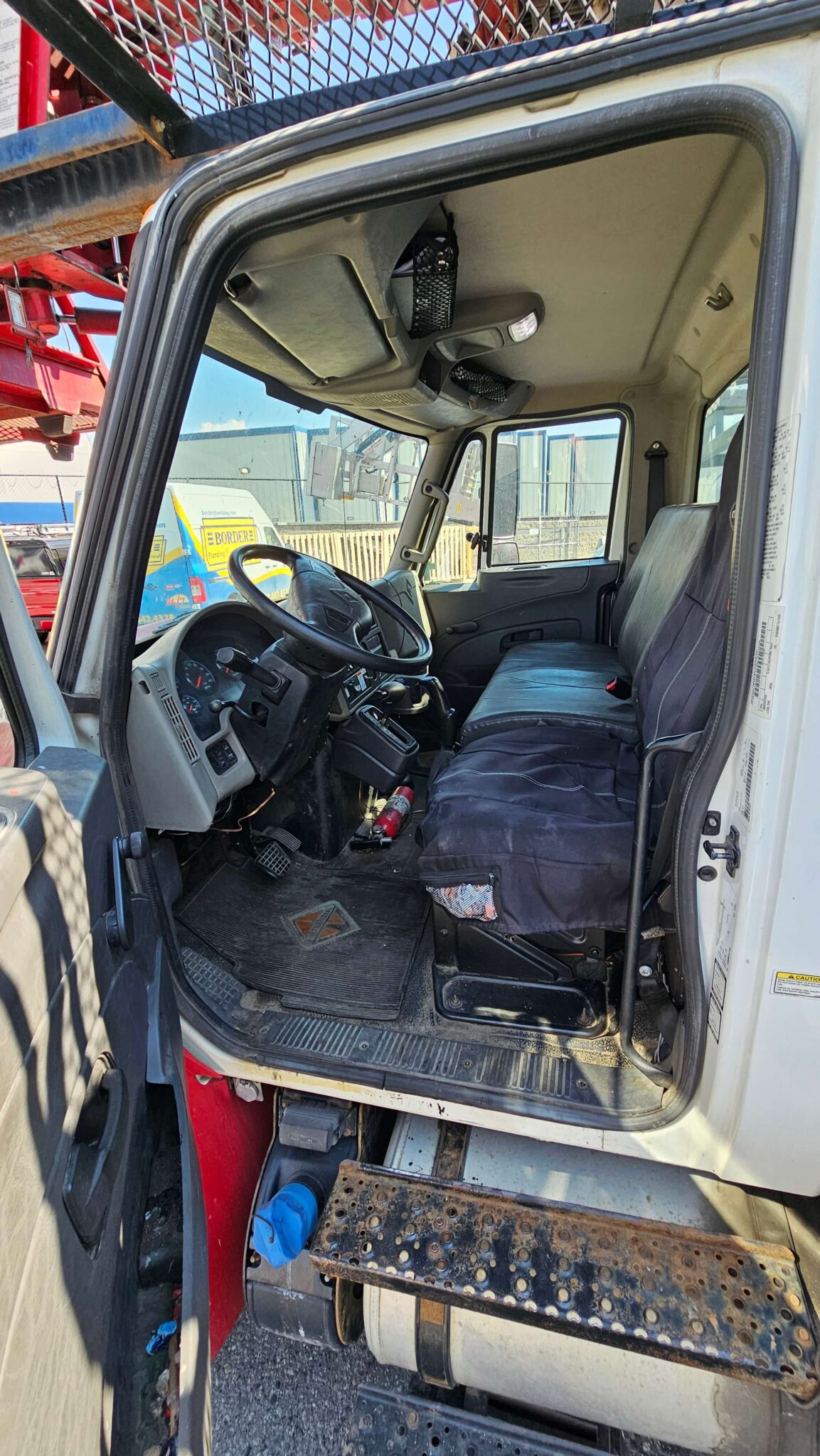 Used Elliott L60 On 2016 Used International 4300 - Image 8