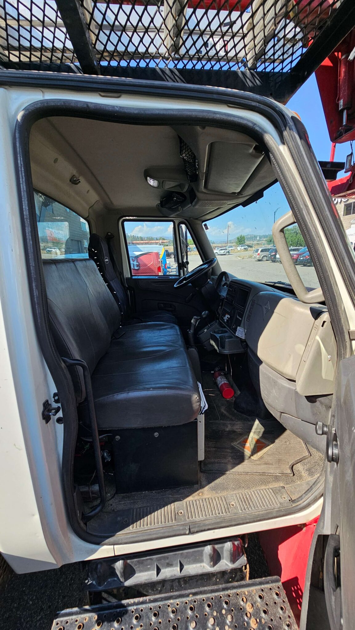 Used Elliott L60 On 2016 Used International 4300 - Image 5