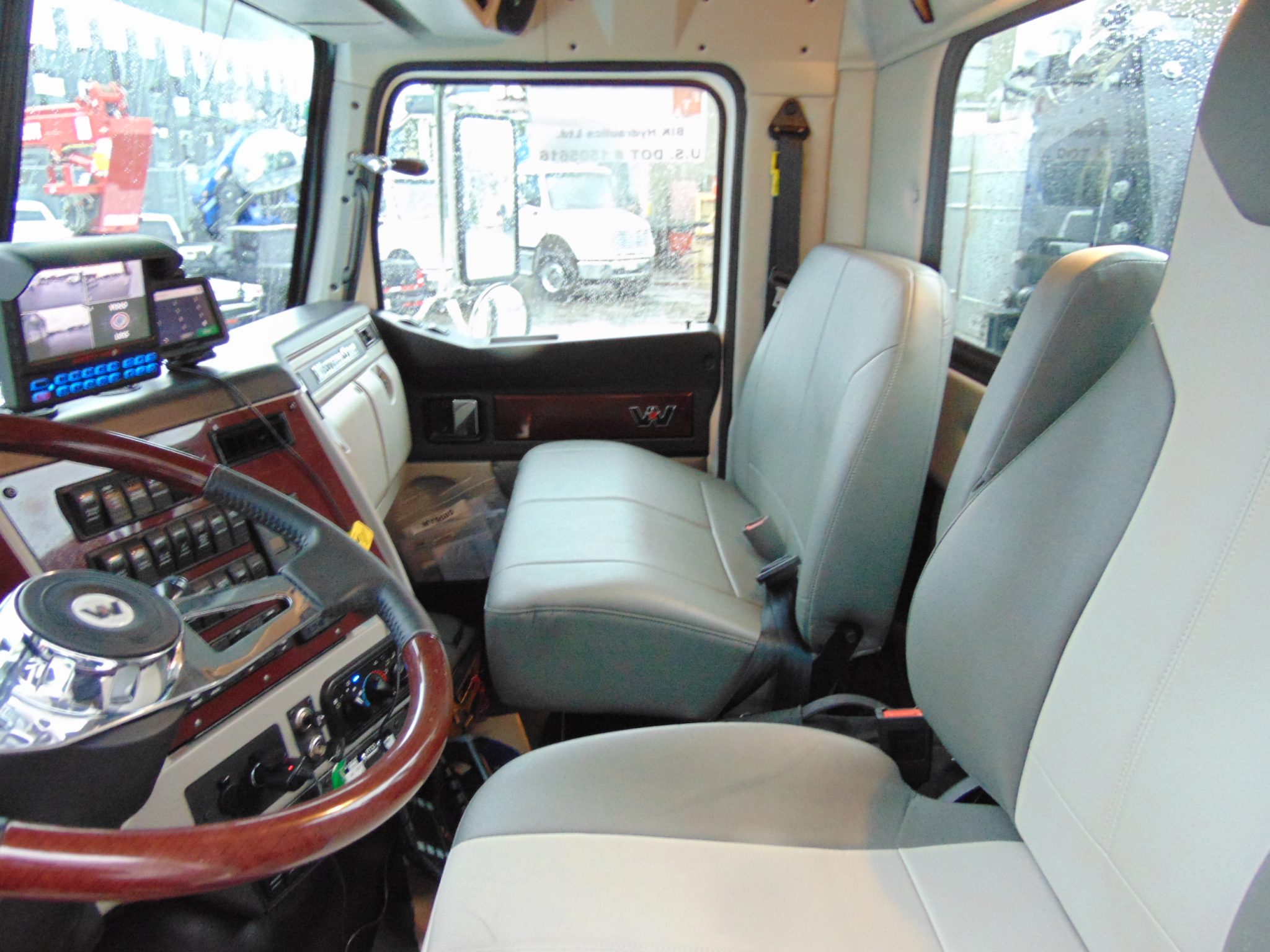 NEW PM 210 ON NEW WESTERN STAR 4800 5-AXLE - Image 5