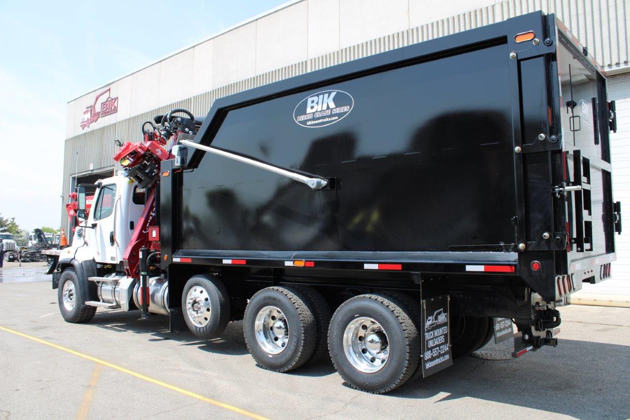 NEW BIK DEBRIS CRANE SERIES DC-18Z ON NEW FREIGHTLINER 108SD 4-AXLE - Image 2