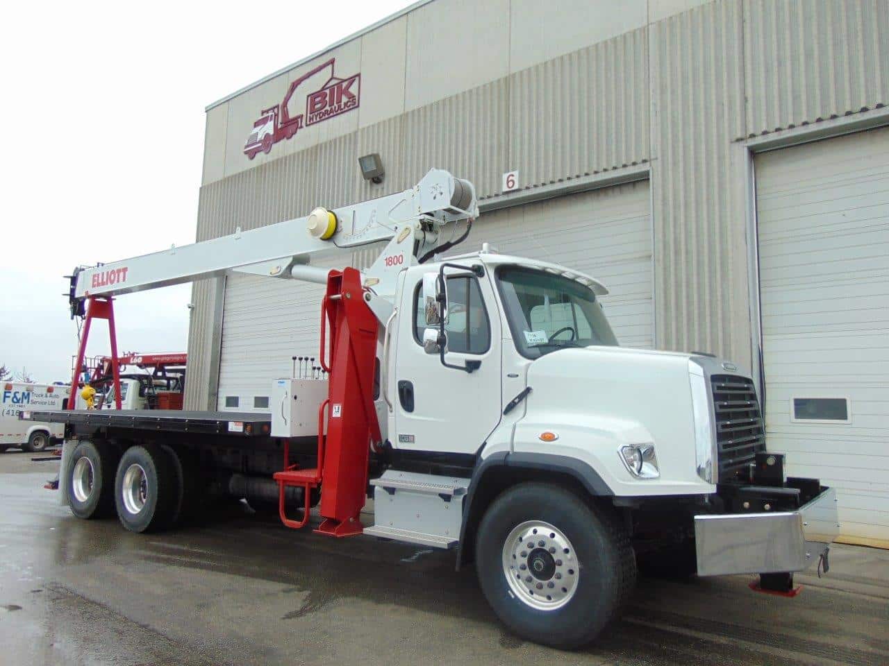 NEW ELLIOTT 1870F ON NEW FREIGHTLINER 108SD & 20’ DECK