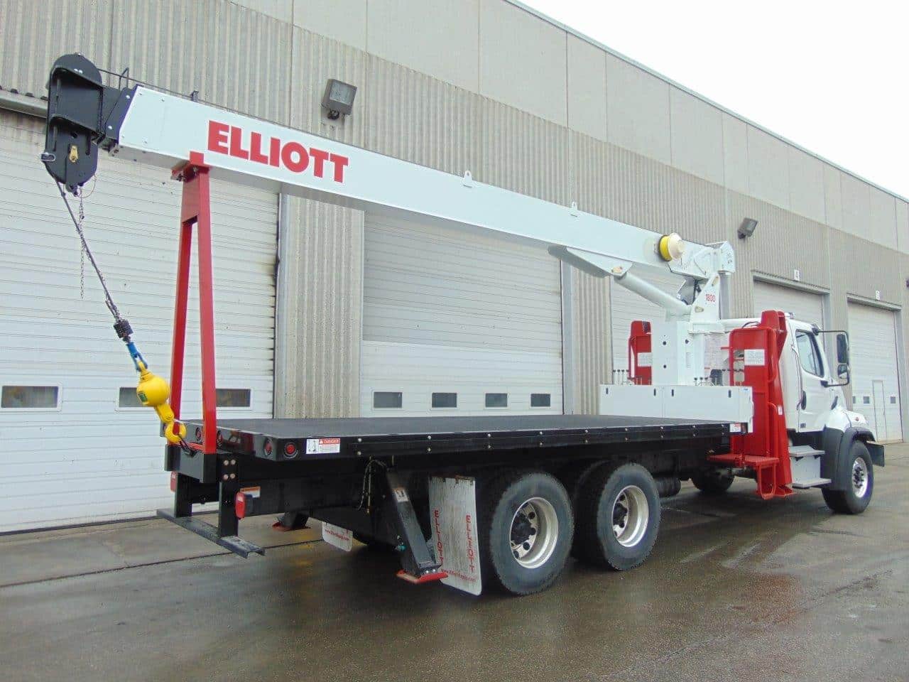NEW ELLIOTT 1870F ON NEW FREIGHTLINER 108SD & 20’ DECK - Image 3