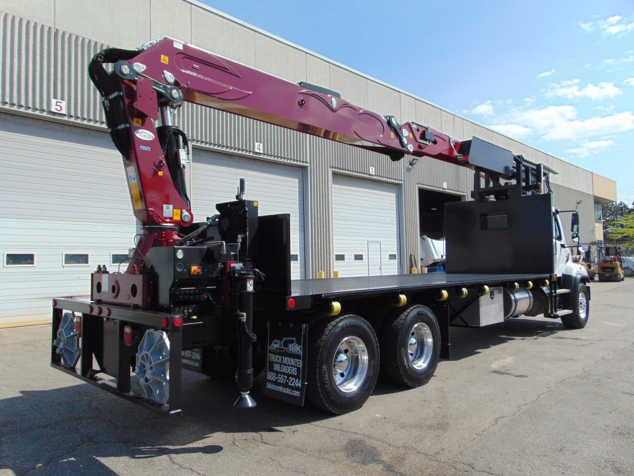 NEW PM POWERLIFT 74 REAR-MOUNTED ON NEW FREIGHTLINER 114SD - Image 4
