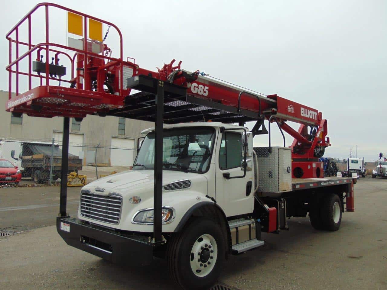 NEW ELLIOTT HiREACH G85 ON NEW FREIGHTLINER M2-106 S/A – 37K GVWR - Image 2