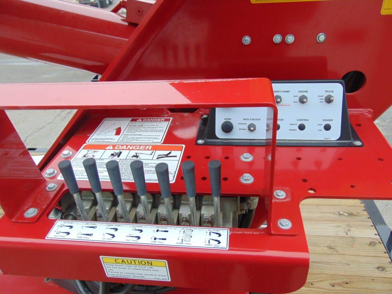 NEW ELLIOTT HiREACH G85 ON NEW FREIGHTLINER M2-106 S/A – 37K GVWR - Image 7