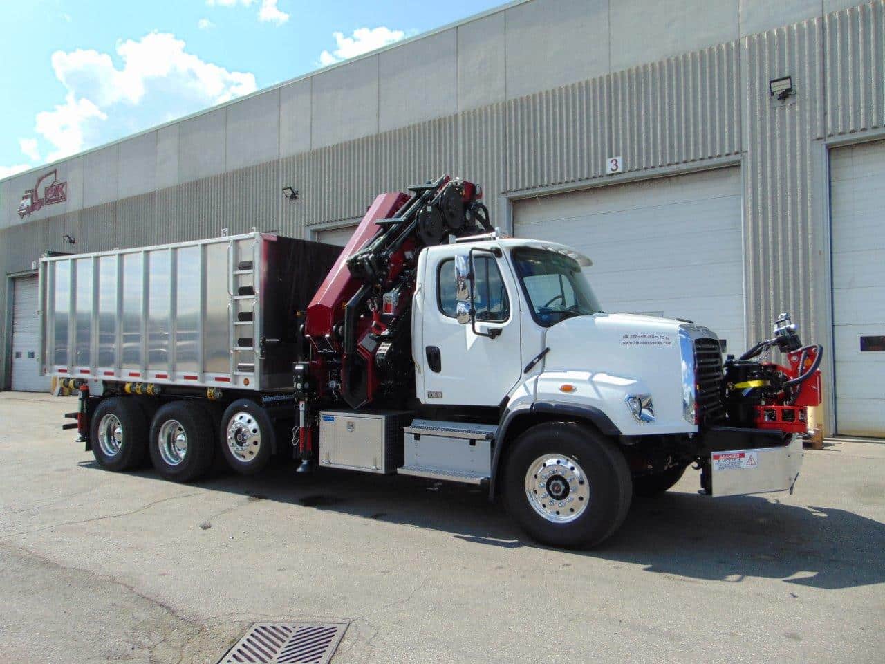 NEW BIK TREE-CARE SERIES TC-98/104 ON NEW FREIGHTLINER WITH ALUM. DUMP