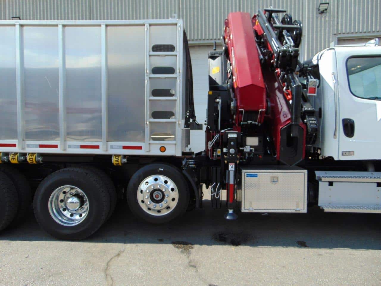 NEW BIK TREE-CARE SERIES TC-98/104 ON NEW FREIGHTLINER WITH ALUM. DUMP - Image 4