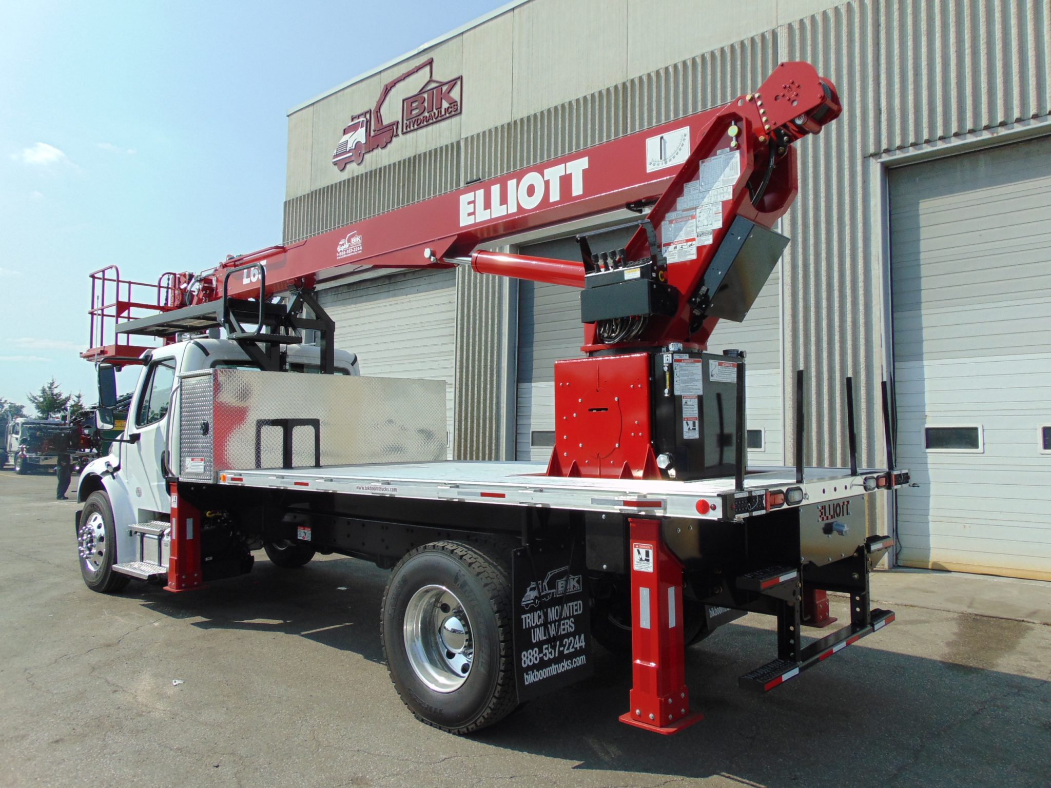 NEW ELLIOTT HiREACH L65 ON NEW FREIGHTLINER M2-106 - Image 2
