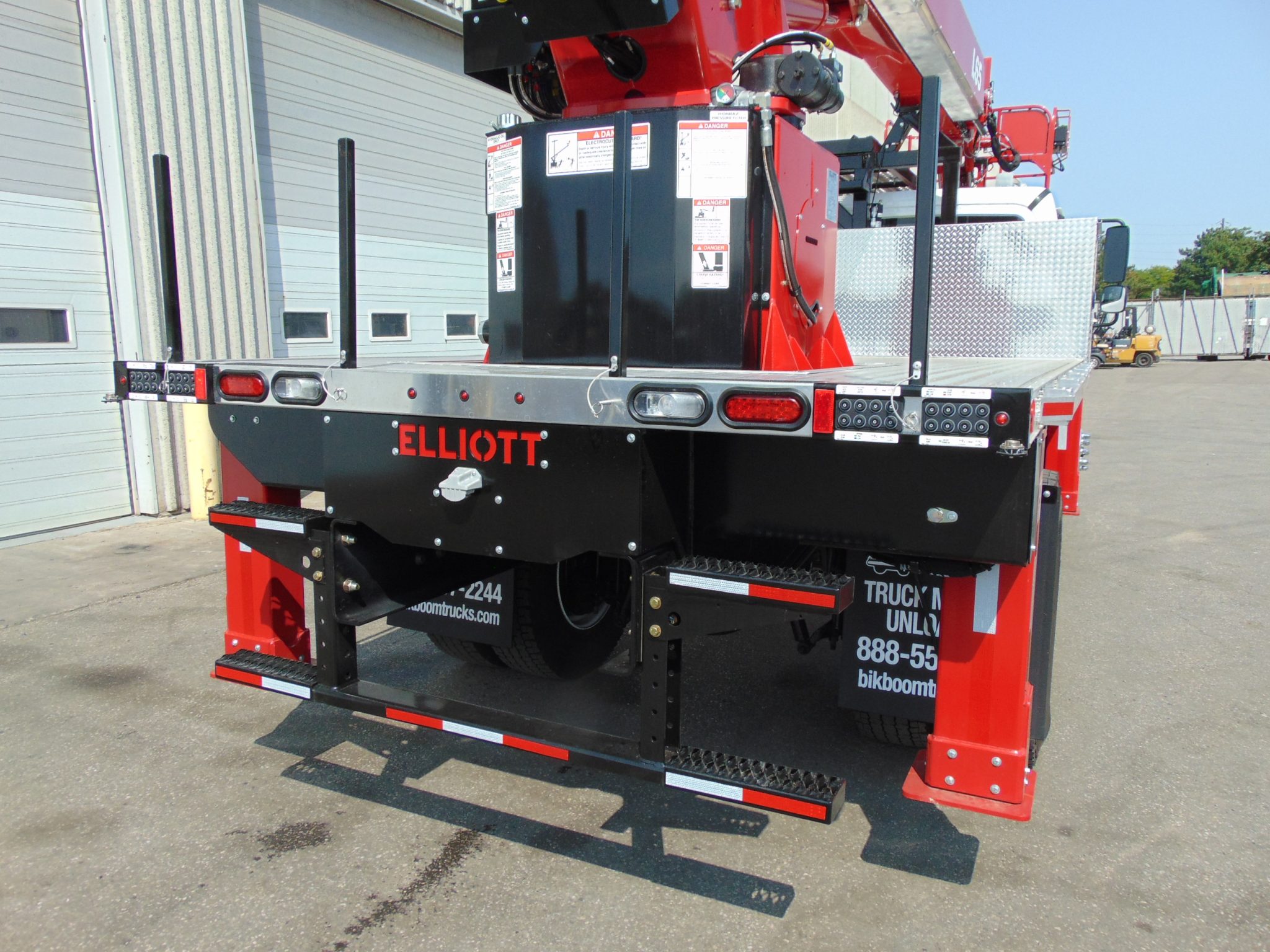 NEW ELLIOTT HiREACH L65 ON NEW FREIGHTLINER M2-106 - Image 11