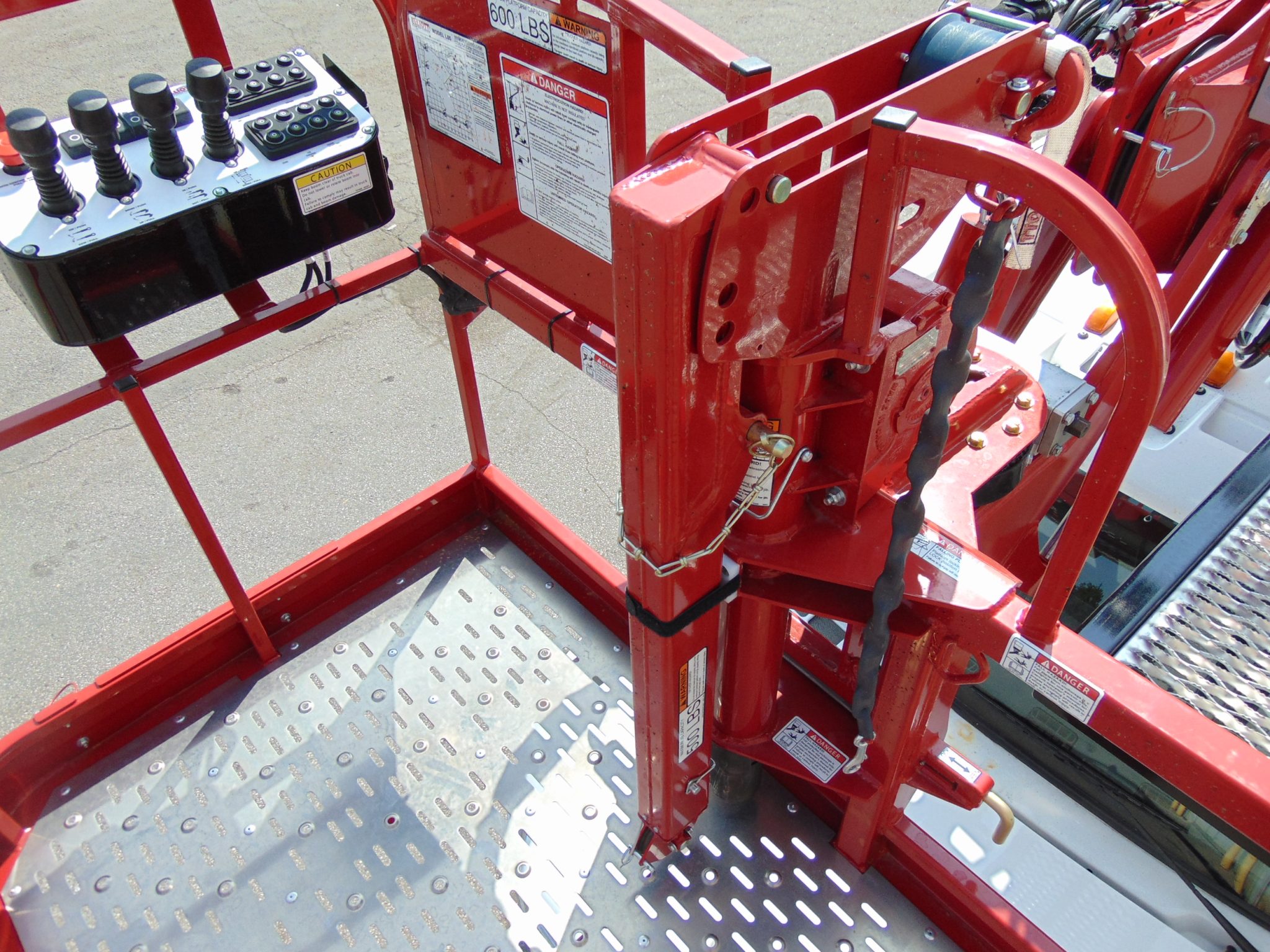 NEW ELLIOTT HiREACH L65 ON NEW FREIGHTLINER M2-106 - Image 9