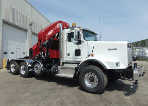 NEW PM 100026 KNUCKLE BOOM ON NEW KENWORTH T880