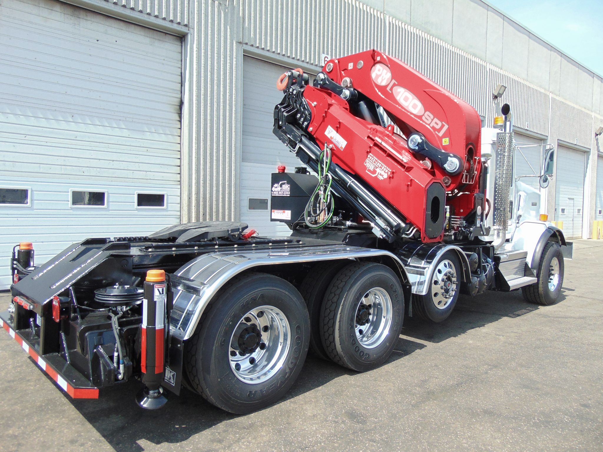 NEW PM 100026 KNUCKLE BOOM ON NEW KENWORTH T880 - Image 4
