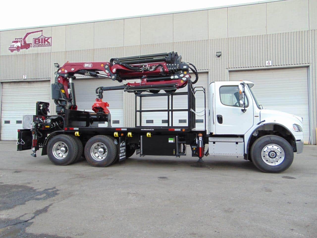 NEW BIK TREE-CARE SERIES TC-92 ON NEW FREIGHTLINER