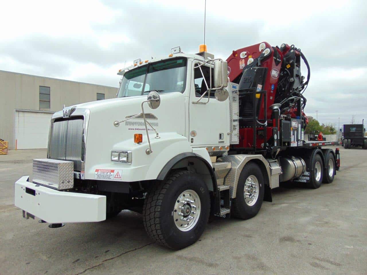 NEW Bik Tree Care Series TC-124 XL On New Western Star 4800 - Image 6