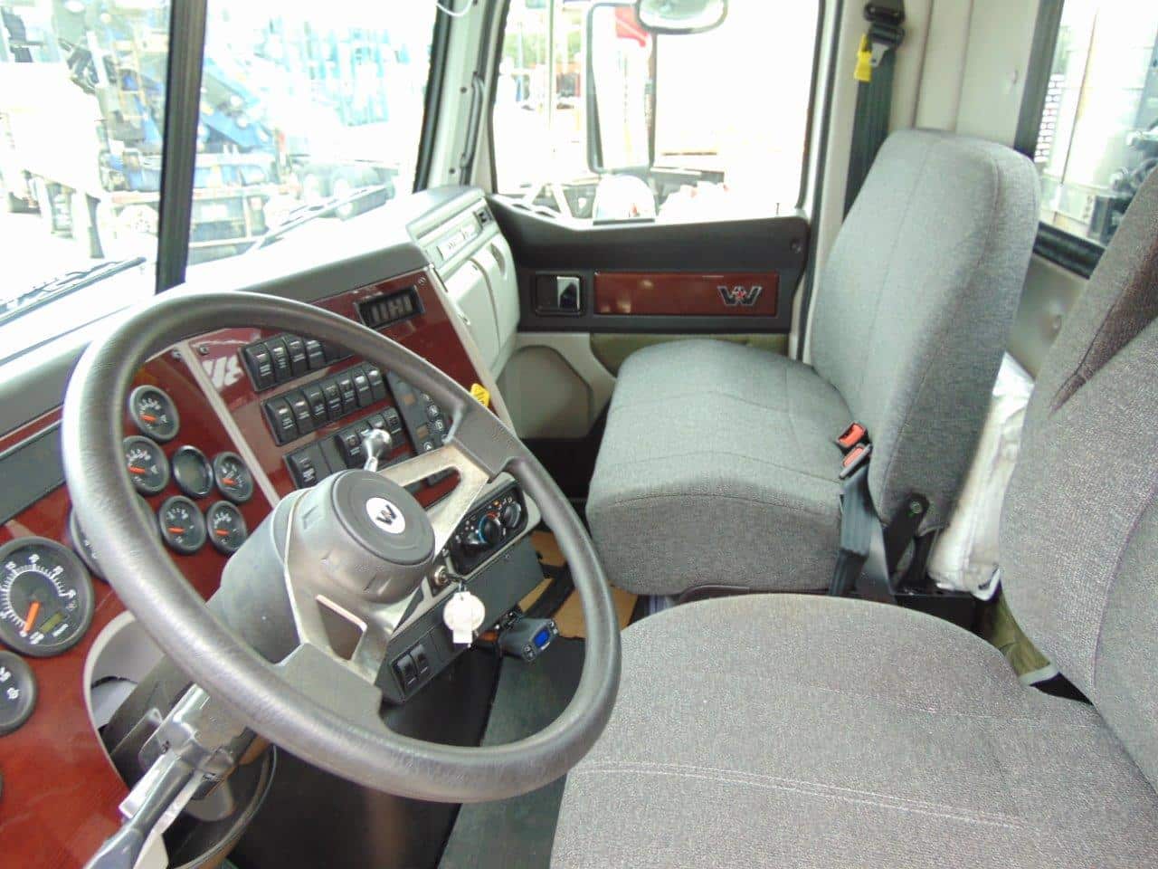 NEW Bik Tree Care Series TC-124 XL On New Western Star 4800 - Image 7