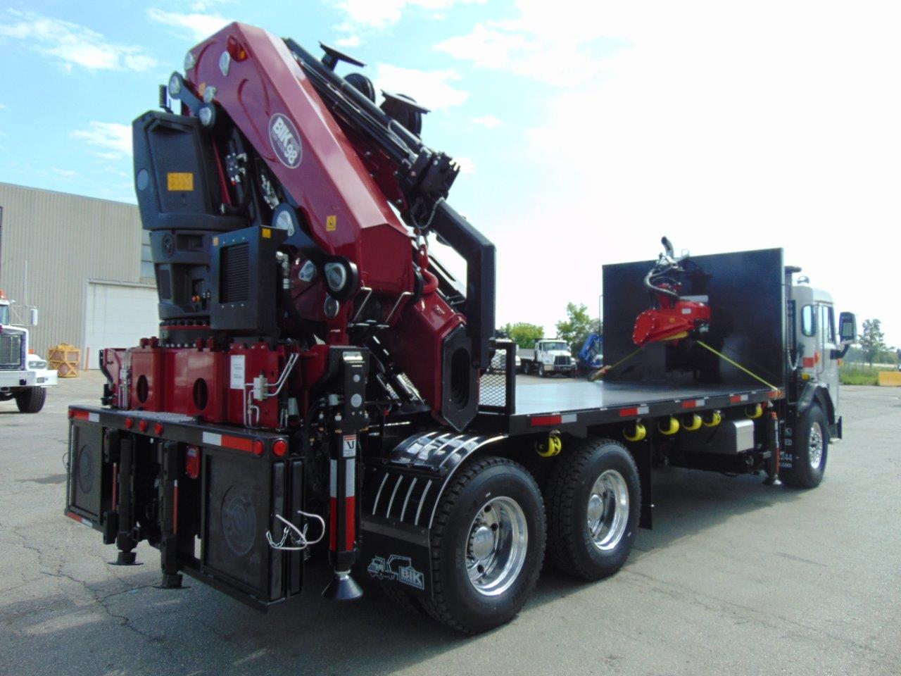 NEW BIK TREE-CARE SERIES TC-98/104 ON NEW PETERBILT 520 - Image 3