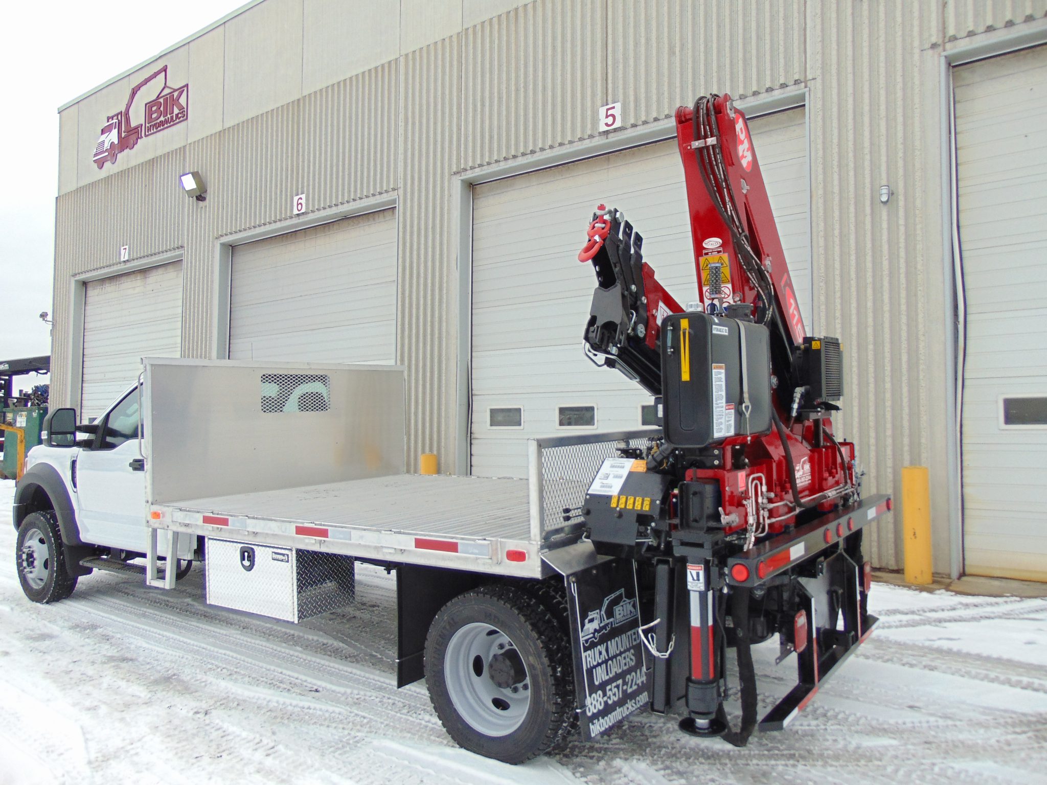 NEW PM 11523 KNUCKLE BOOM REAR MTD – FORD F550 - Image 4