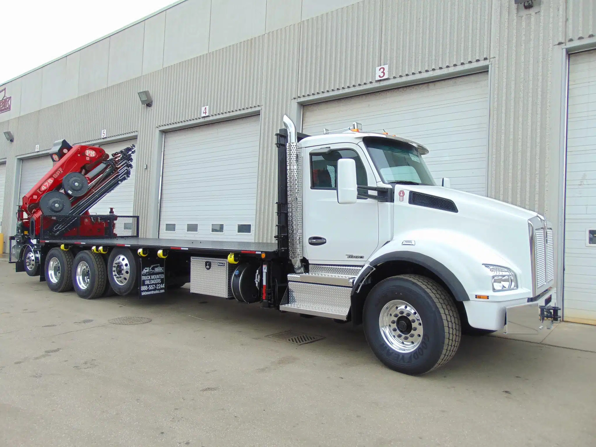 NEW PM 47529 (NON-JIB) 74’ SIDE REACH – NEW KENWORTH T880 5-AXLE