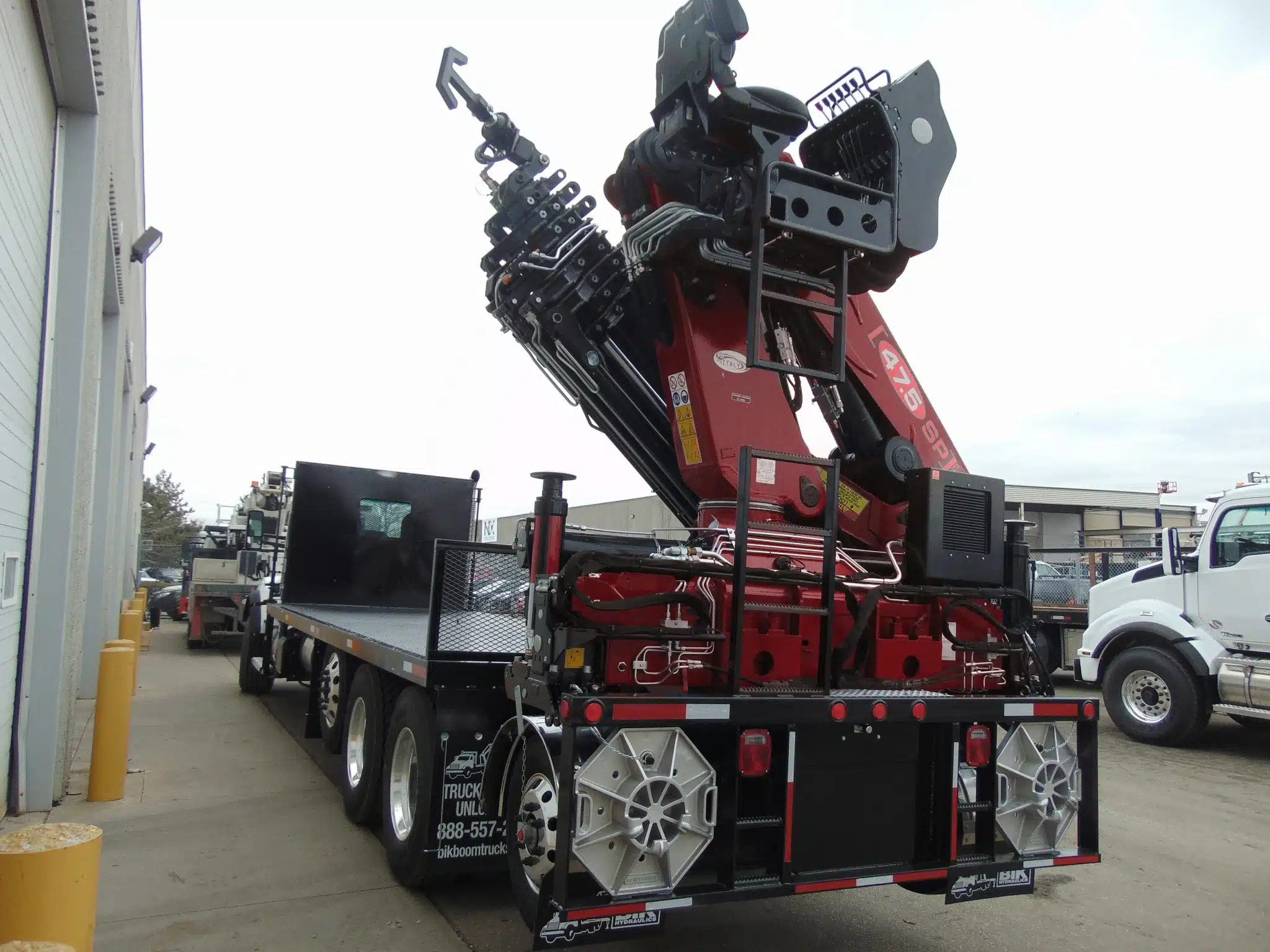 NEW PM 47529 (NON-JIB) 74’ SIDE REACH – NEW KENWORTH T880 5-AXLE - Image 4