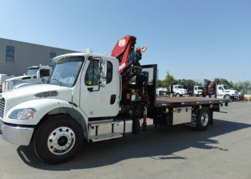 PM 15525 KNUCKLE BOOM ON FREIGHTLINER M2-106 AXLE TRUCK