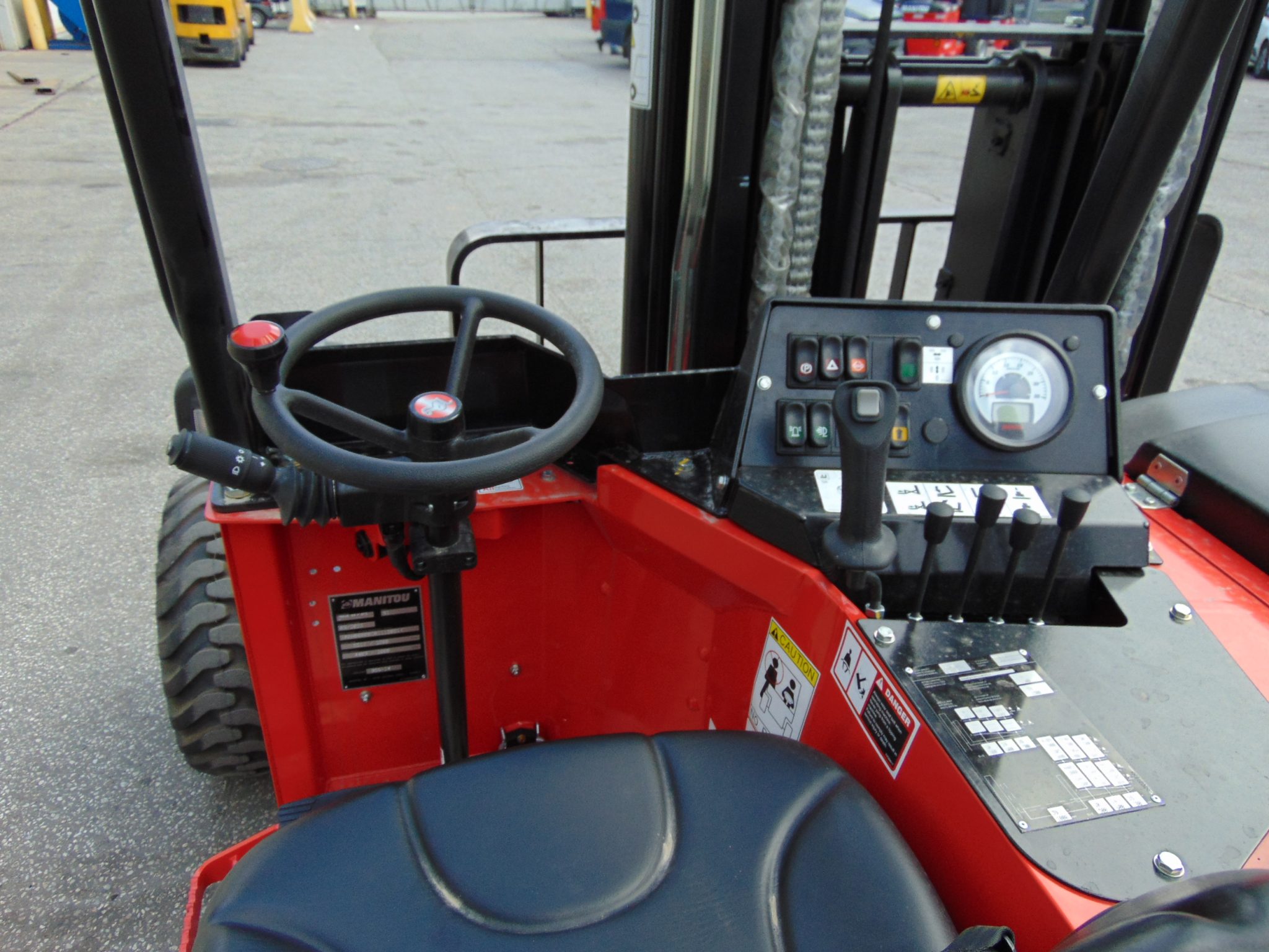 A NEW MANITOU TMM 45HT-4W TRUCK MOUNTED FORKLIFT - Image 13