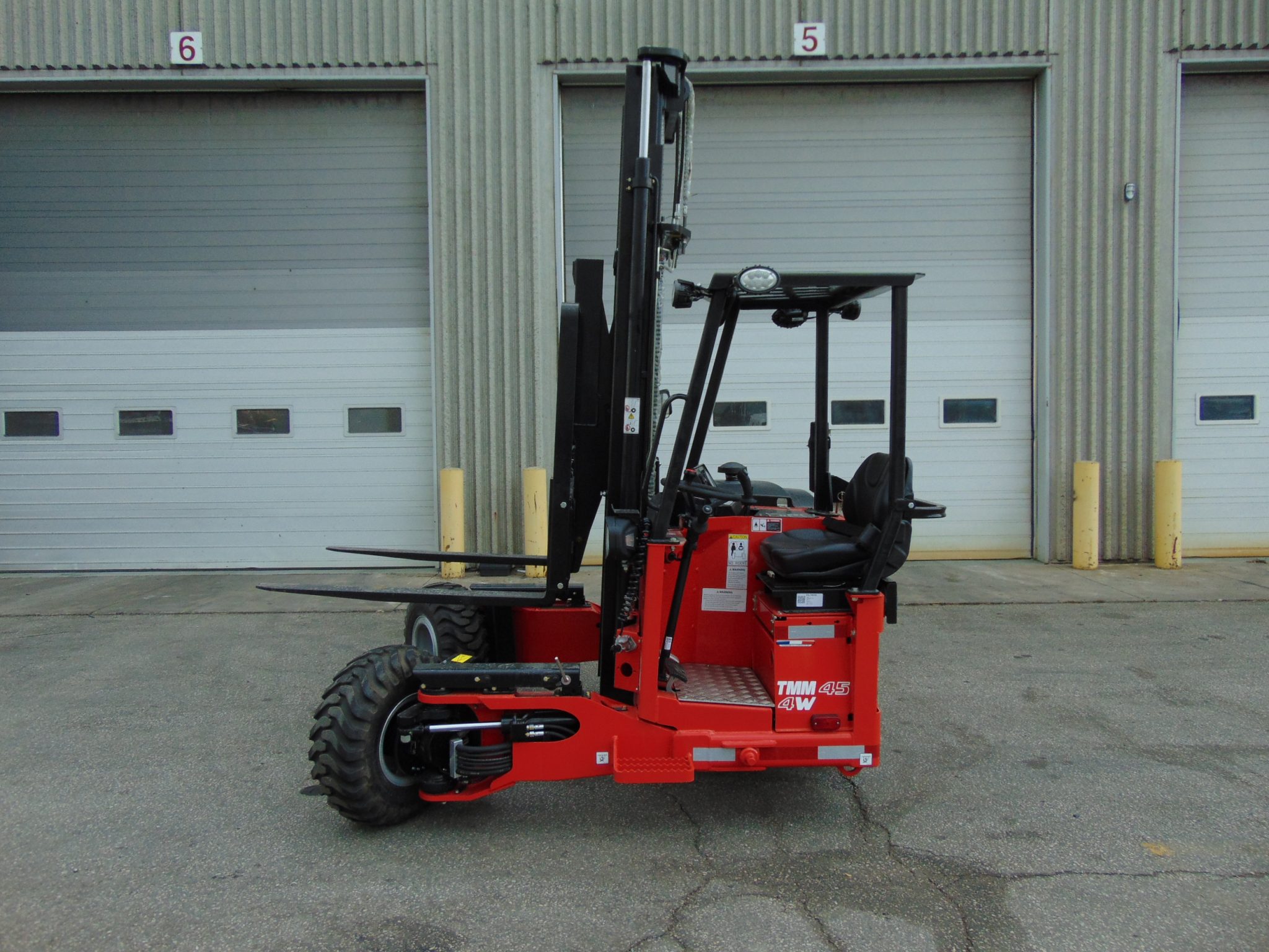 A NEW MANITOU TMM 45HT-4W TRUCK MOUNTED FORKLIFT - Image 4