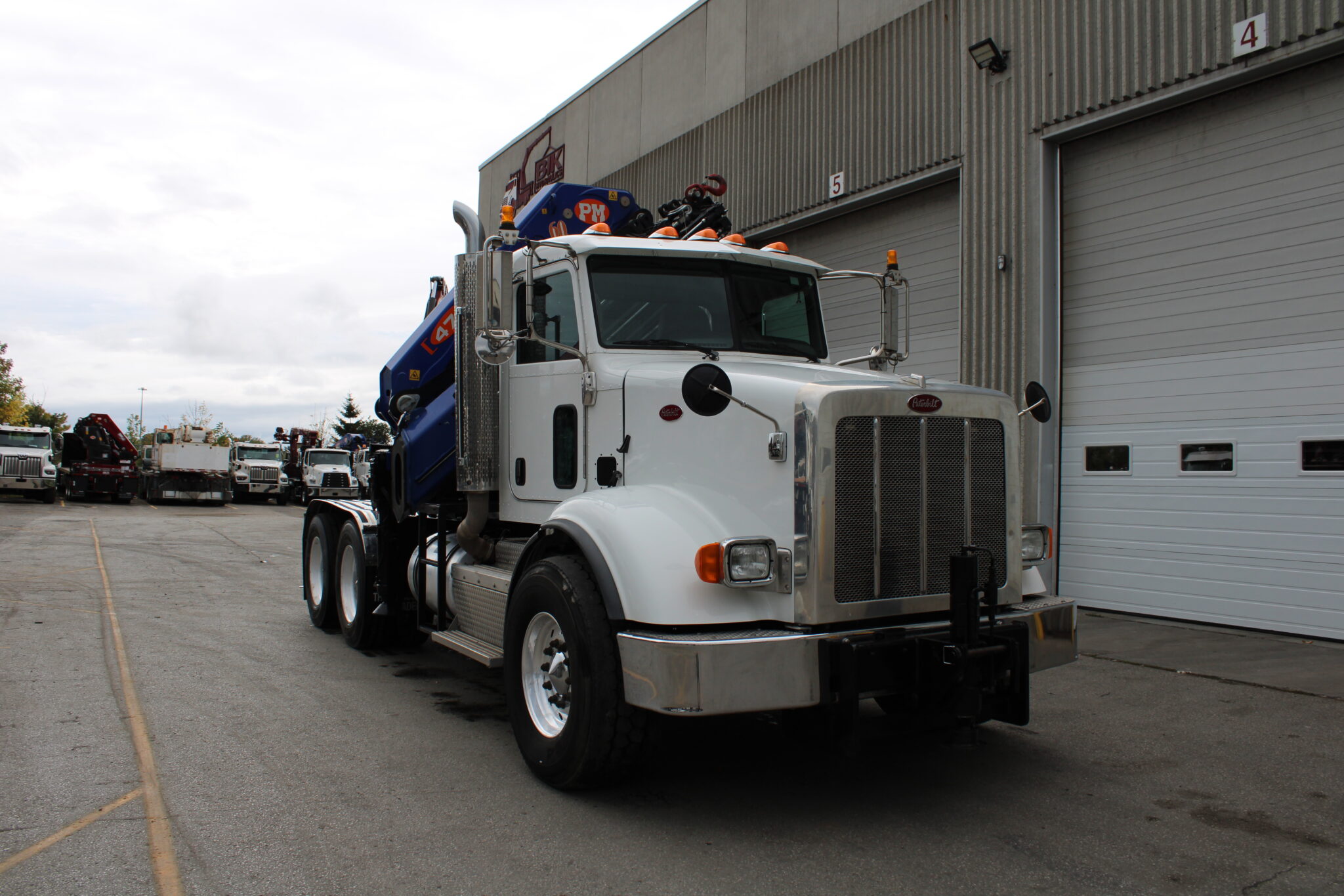 USED 2020 PETERBILT 365 TRACTOR WITH PM 47.5 PX