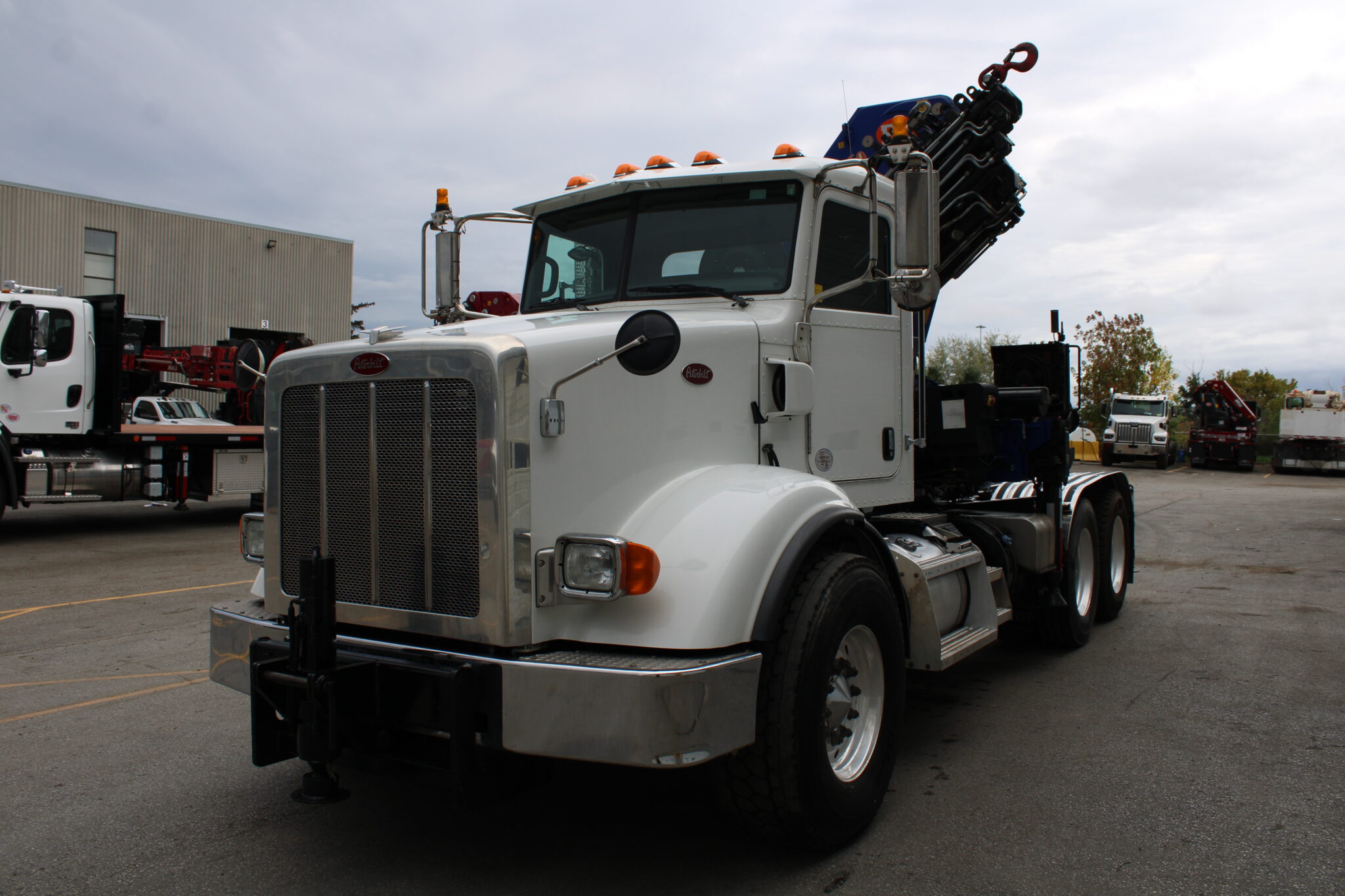 USED 2020 PETERBILT 365 TRACTOR WITH PM 47.5 PX - Image 7