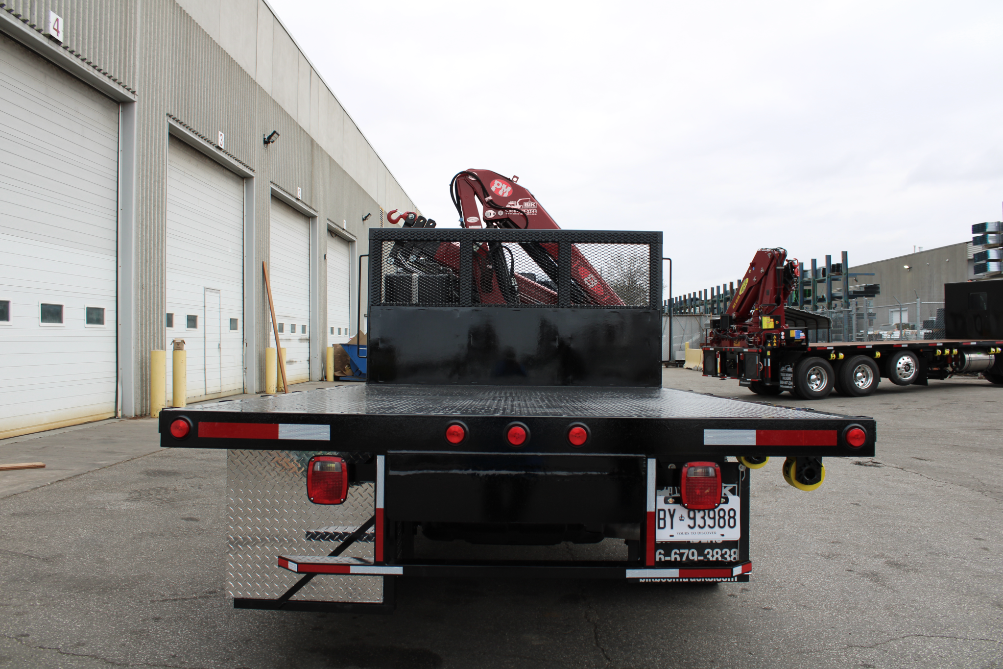 NEW PM 8023 KNUCKLE BOOM ON DODGE 5500 SINGLE AXLE CHASSIS - Image 5