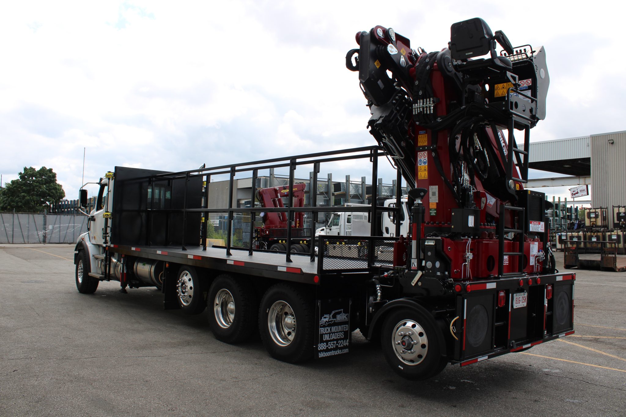 NEW BIK SERIES FC- 76 FORMING CRANE ON NEW WESTERN STAR - Image 6