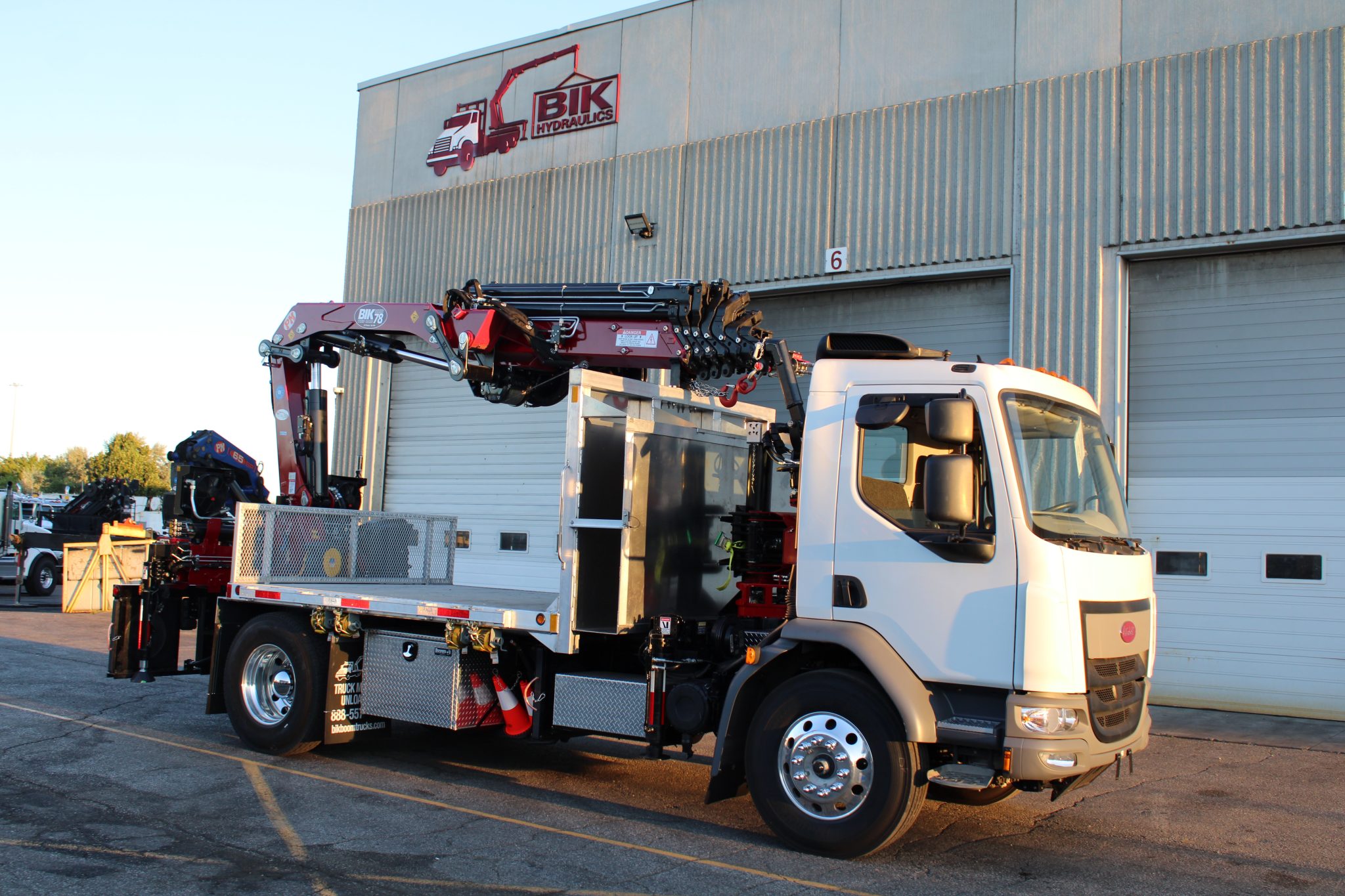 NEW BIK TREE-CARE SERIES TC-70/78 ON NEW PETERBILT 220