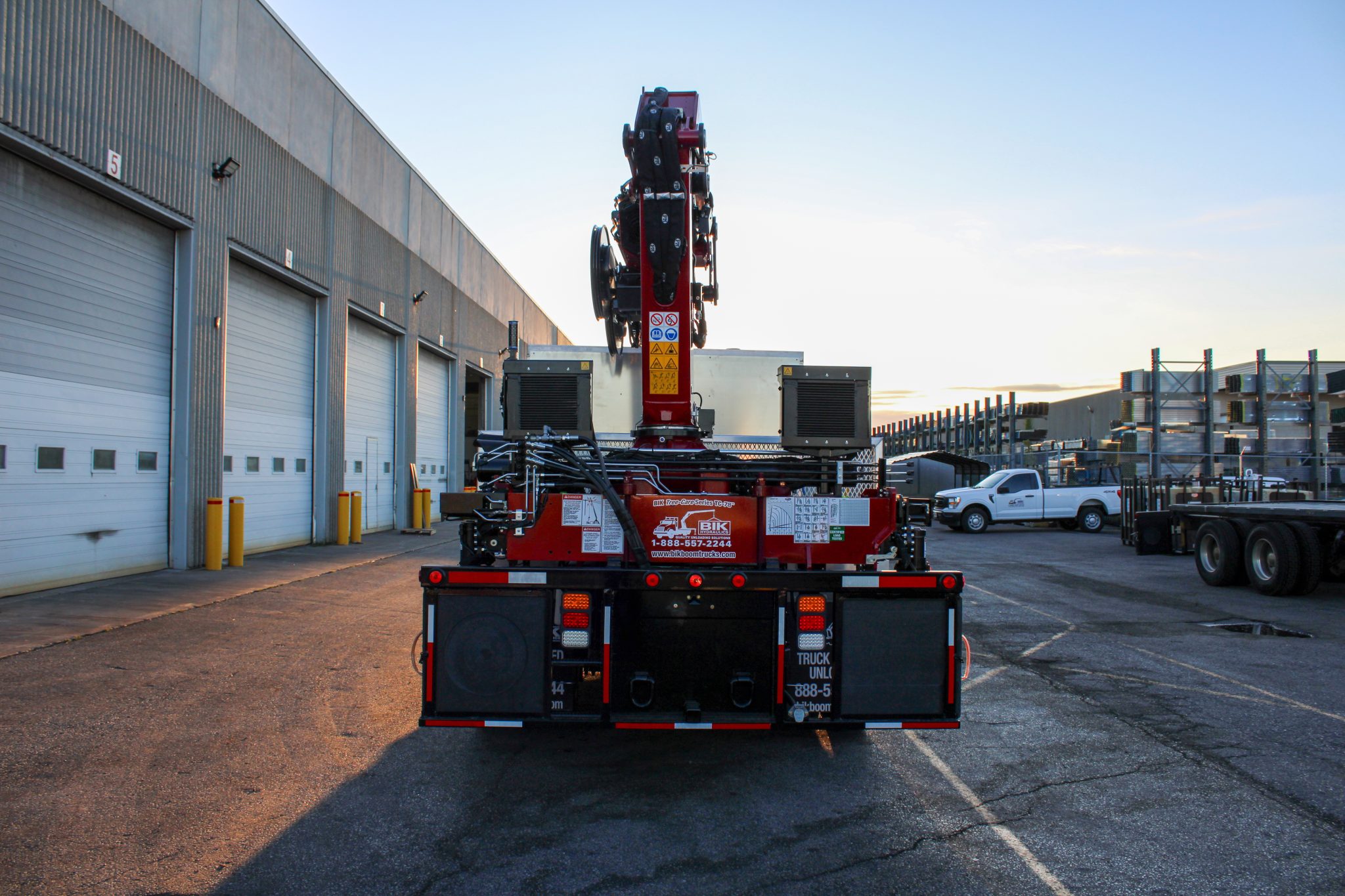 NEW BIK TREE-CARE SERIES TC-70/78 ON NEW PETERBILT 220 - Image 4