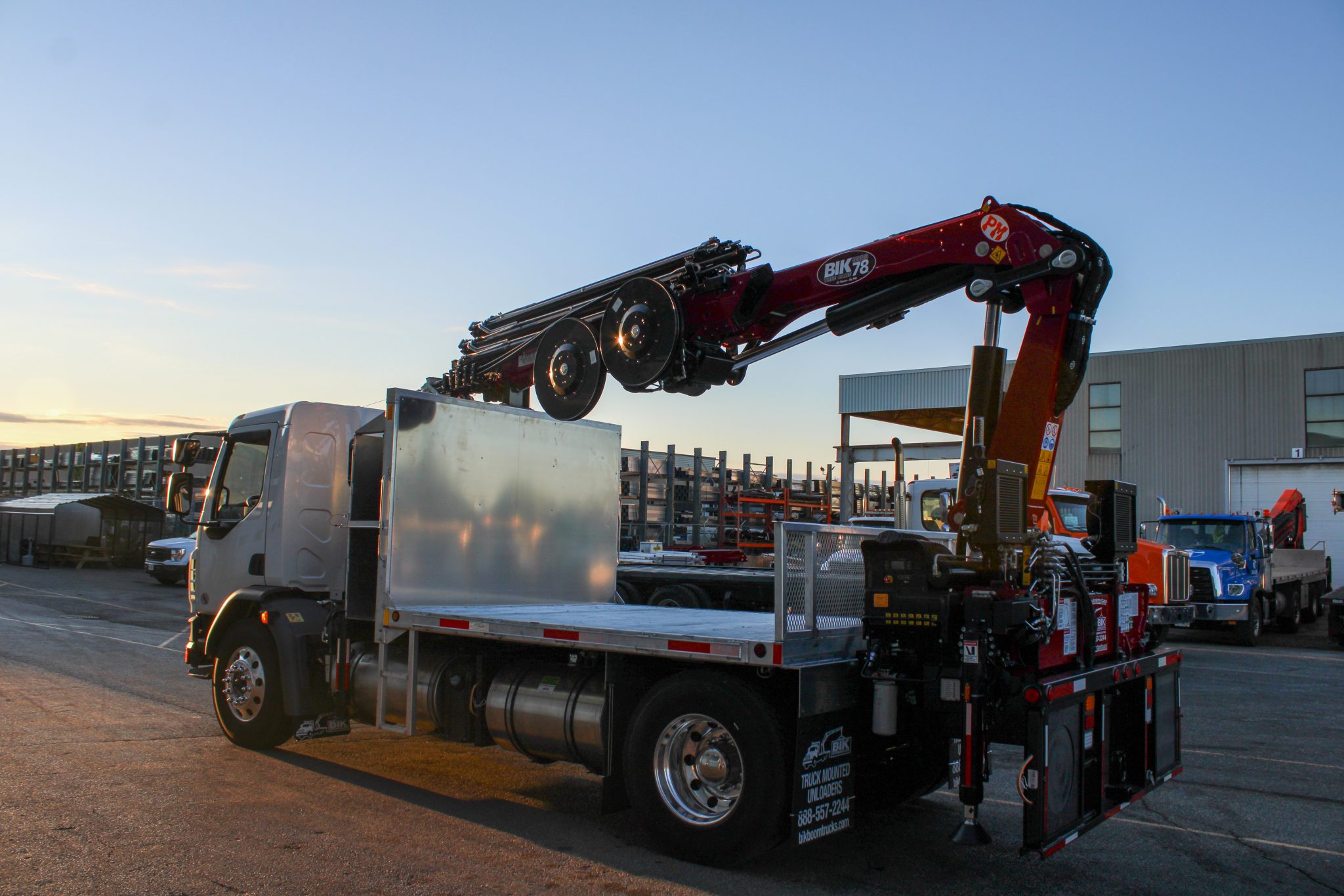 NEW BIK TREE-CARE SERIES TC-70/78 ON NEW PETERBILT 220 - Image 5