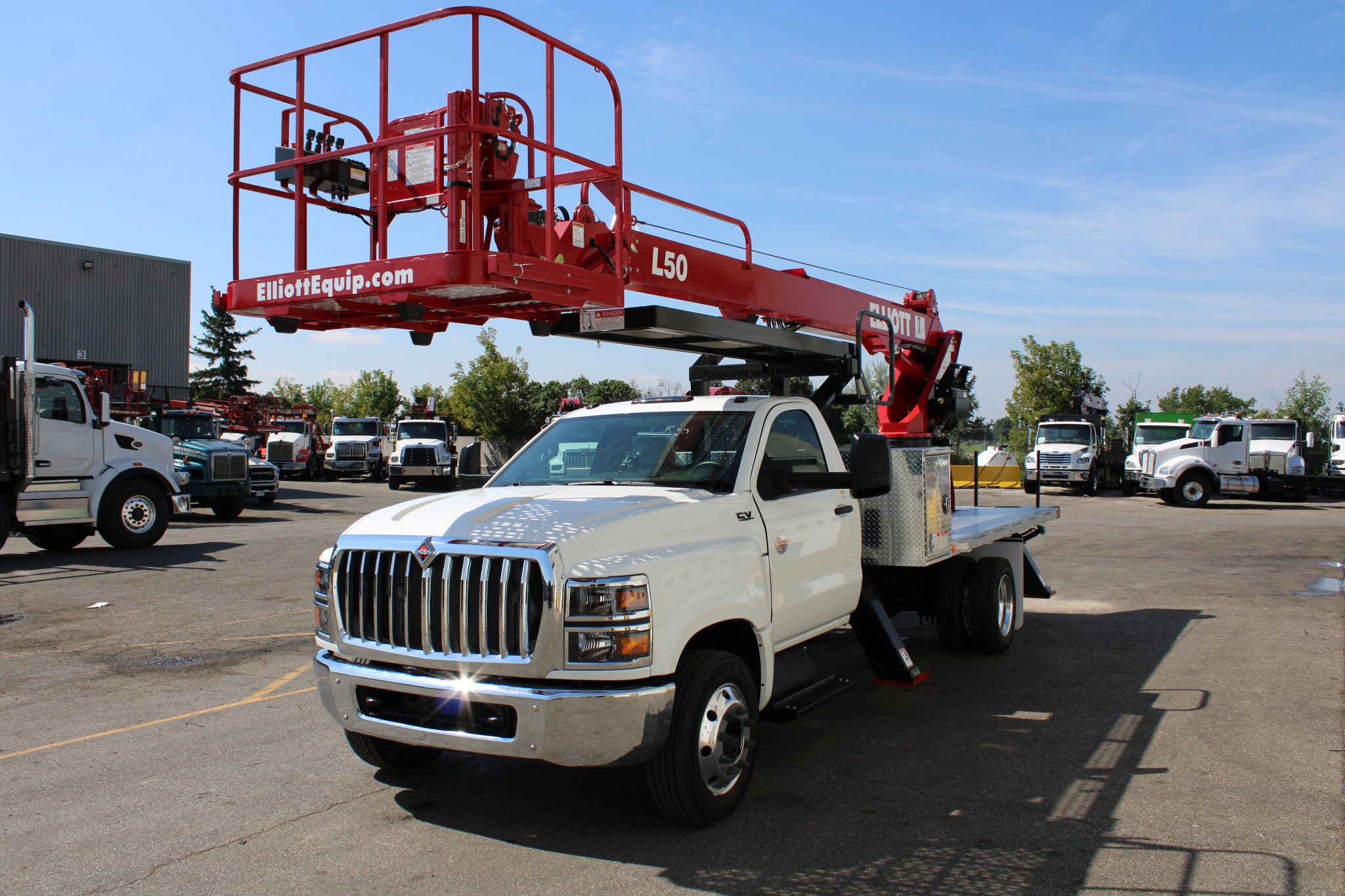 NEW ELLIOTT HiREACH L50 ON NEW International with 13’ ALUM BED - Image 14