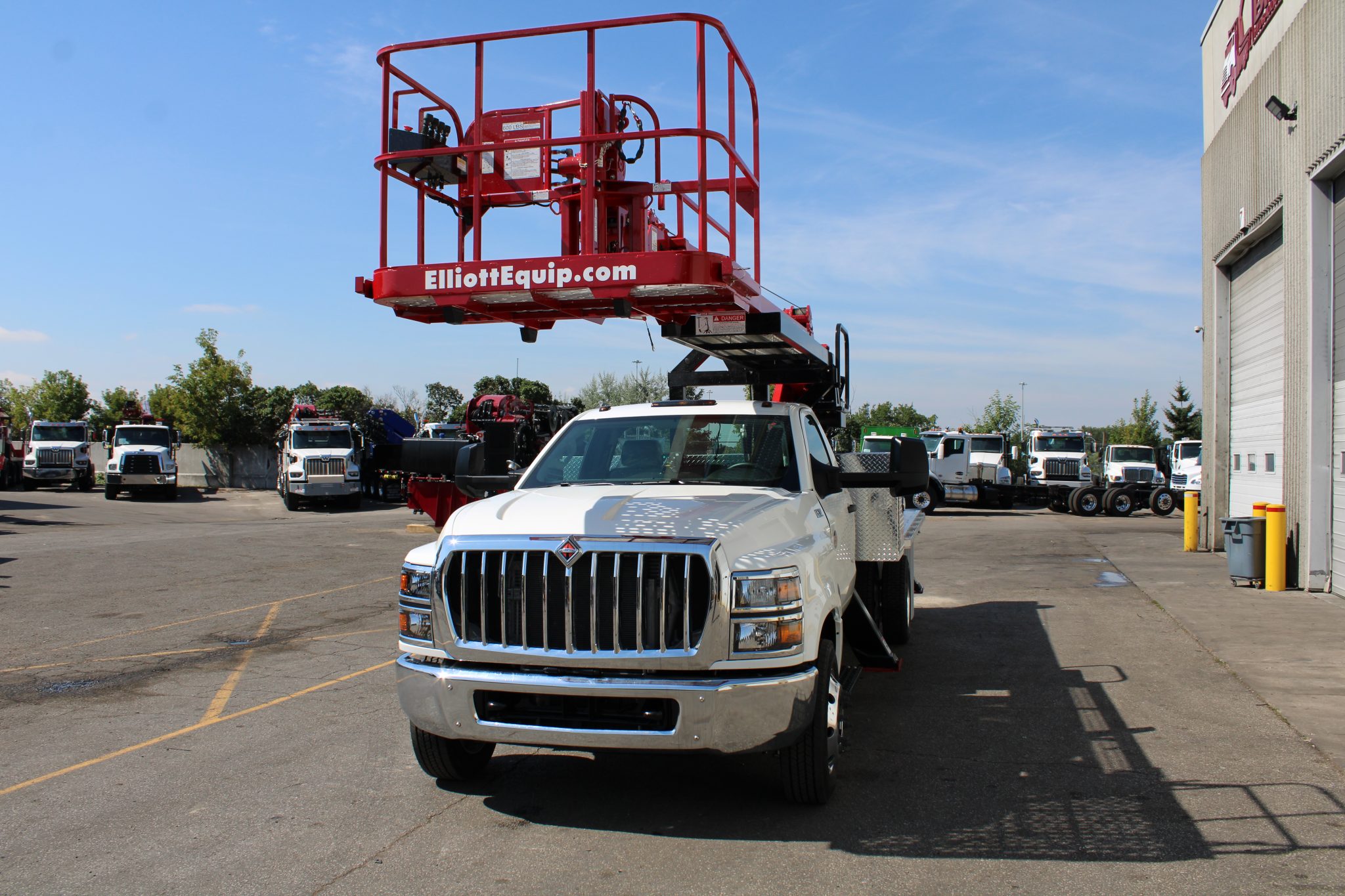 NEW ELLIOTT HiREACH L50 ON NEW International with 13’ ALUM BED - Image 15