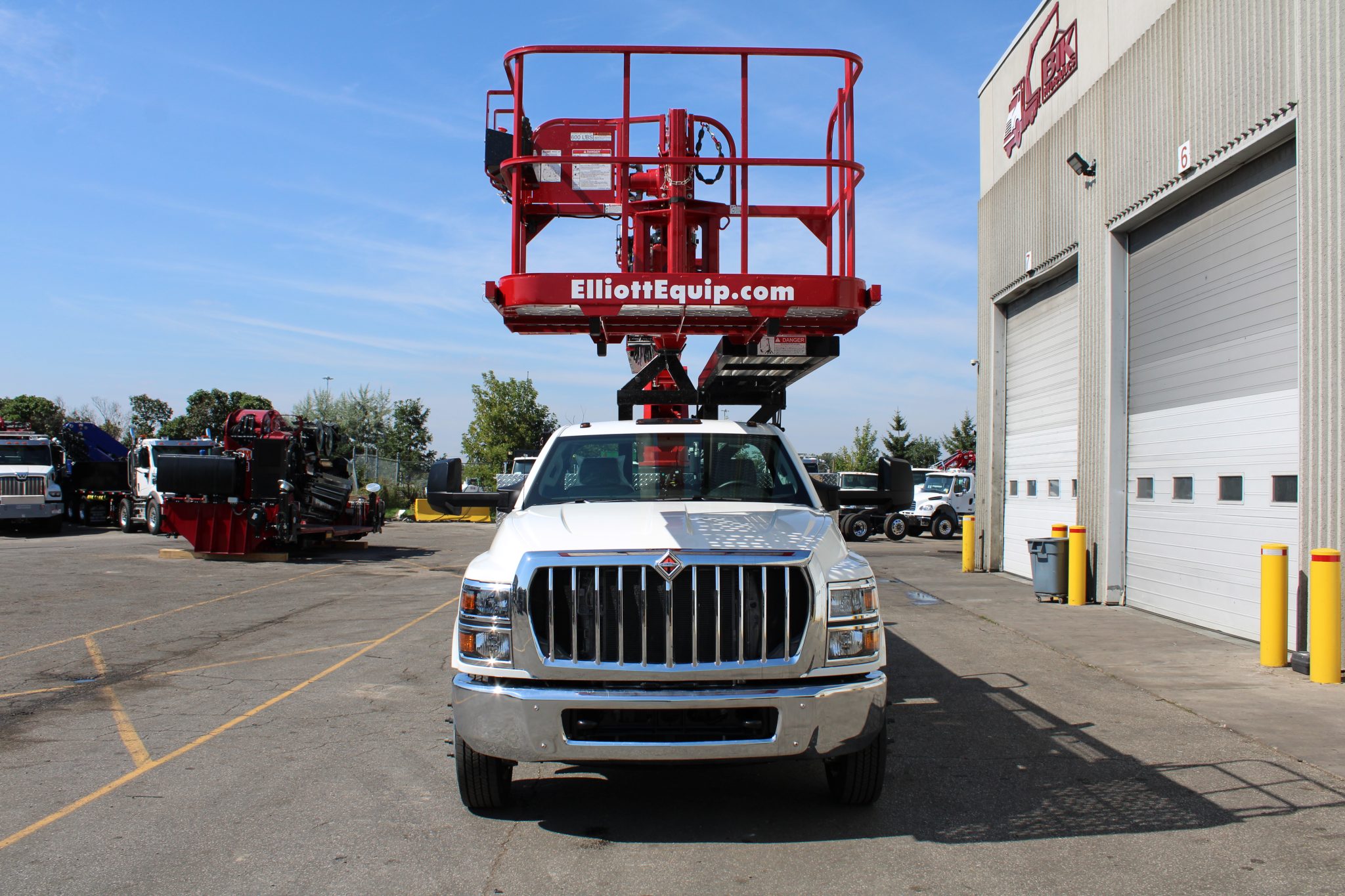 NEW ELLIOTT HiREACH L50 ON NEW International with 13’ ALUM BED - Image 16