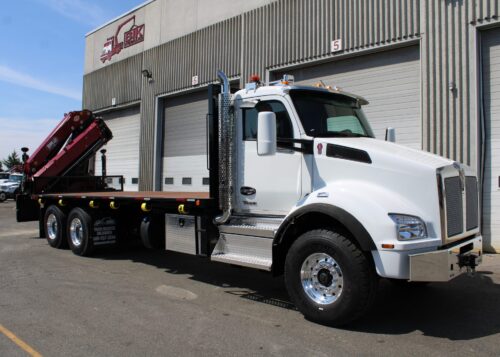 BIK HL‑40T heavy‑lift knuckle boom.