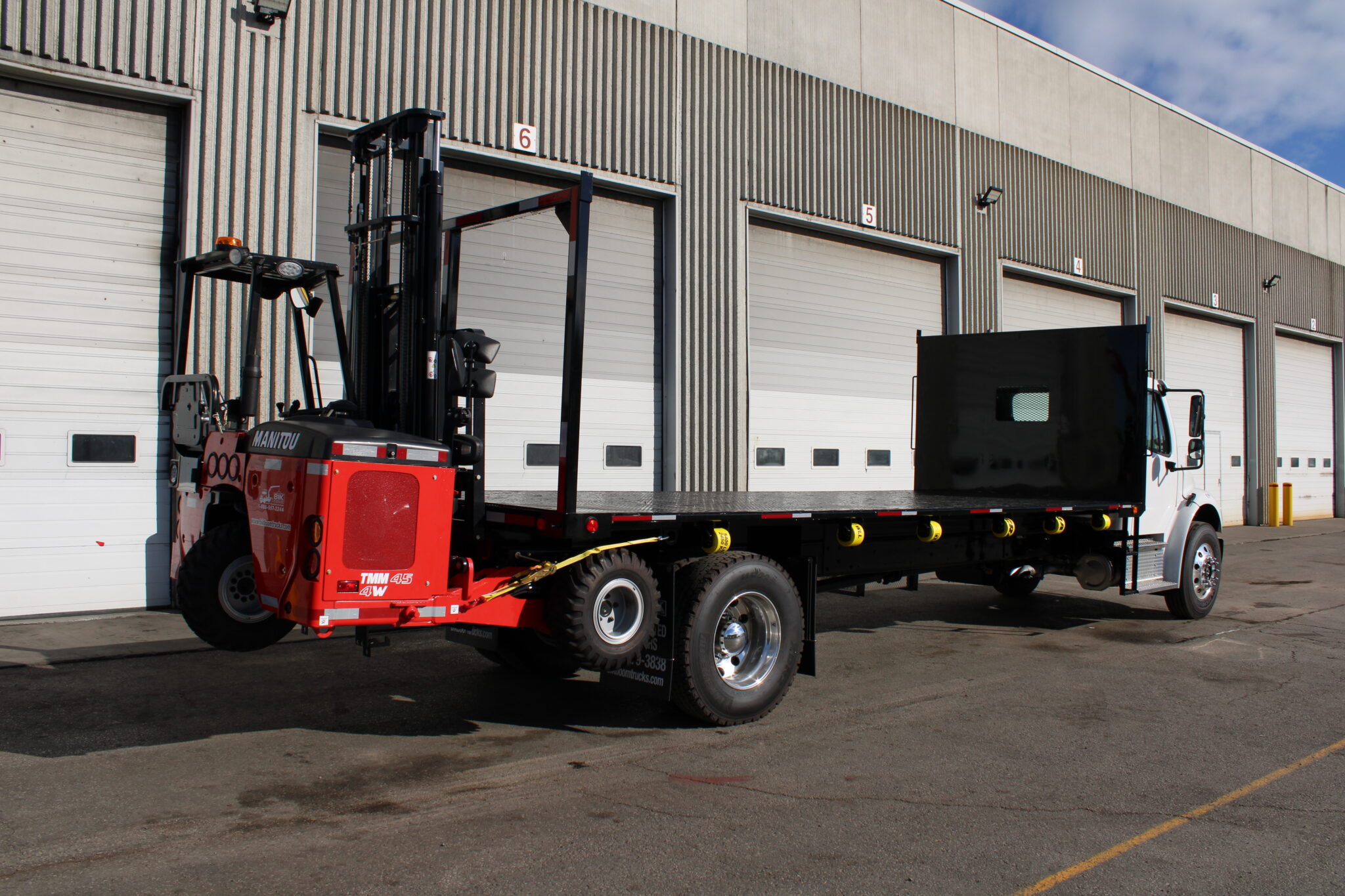 NEW – FREIGHTLINER M2-106 WITH MANITOU TMM-45 - Image 7