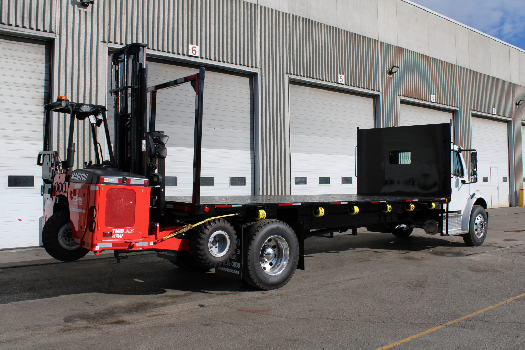 NEW – FREIGHTLINER M2-106 WITH MANITOU TMM-45 - Image 6