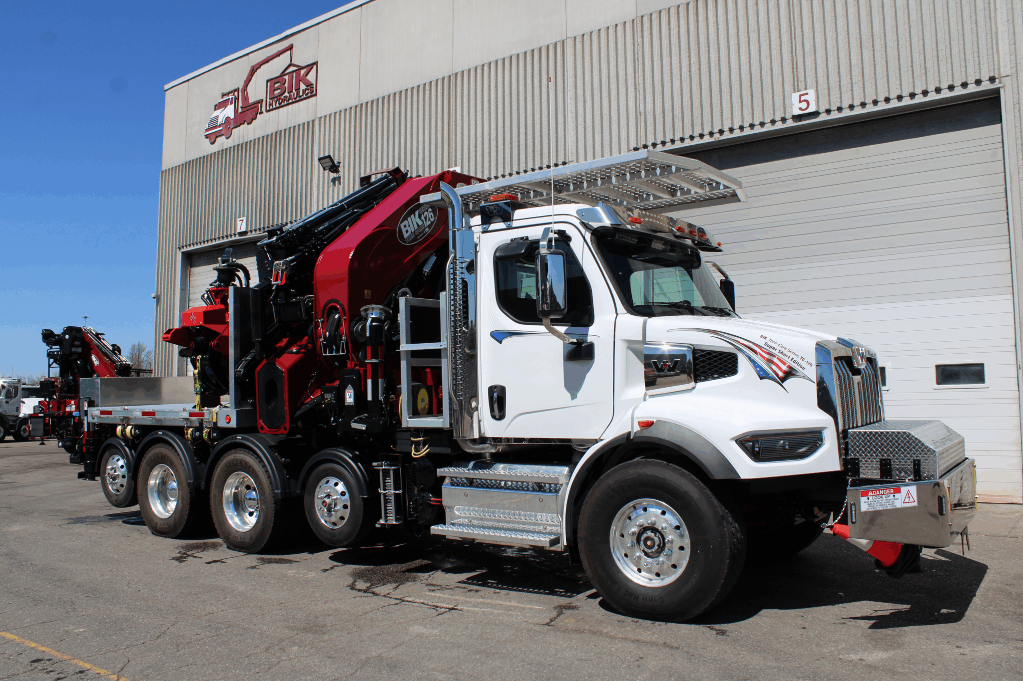 NEW Bik Tree Care Series TC-126 Super Short Edition On New Western Star 49x