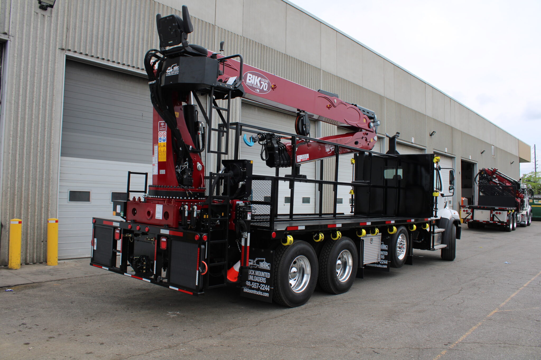 NEW BIK SERIES FC-70 FORMING CRANE ON NEW FREIGHTLINER 114SD 4-AXLE - Image 4