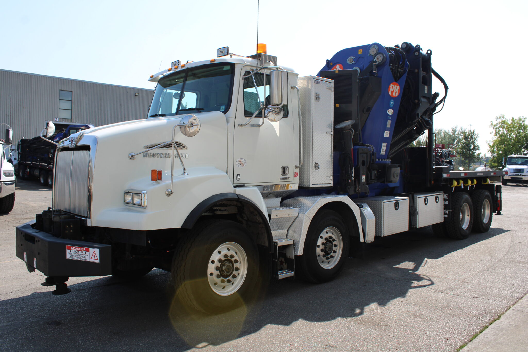 USED 2016 WESTERN STAR 4-AXLE WITH PM 150 w/JIB - Image 14