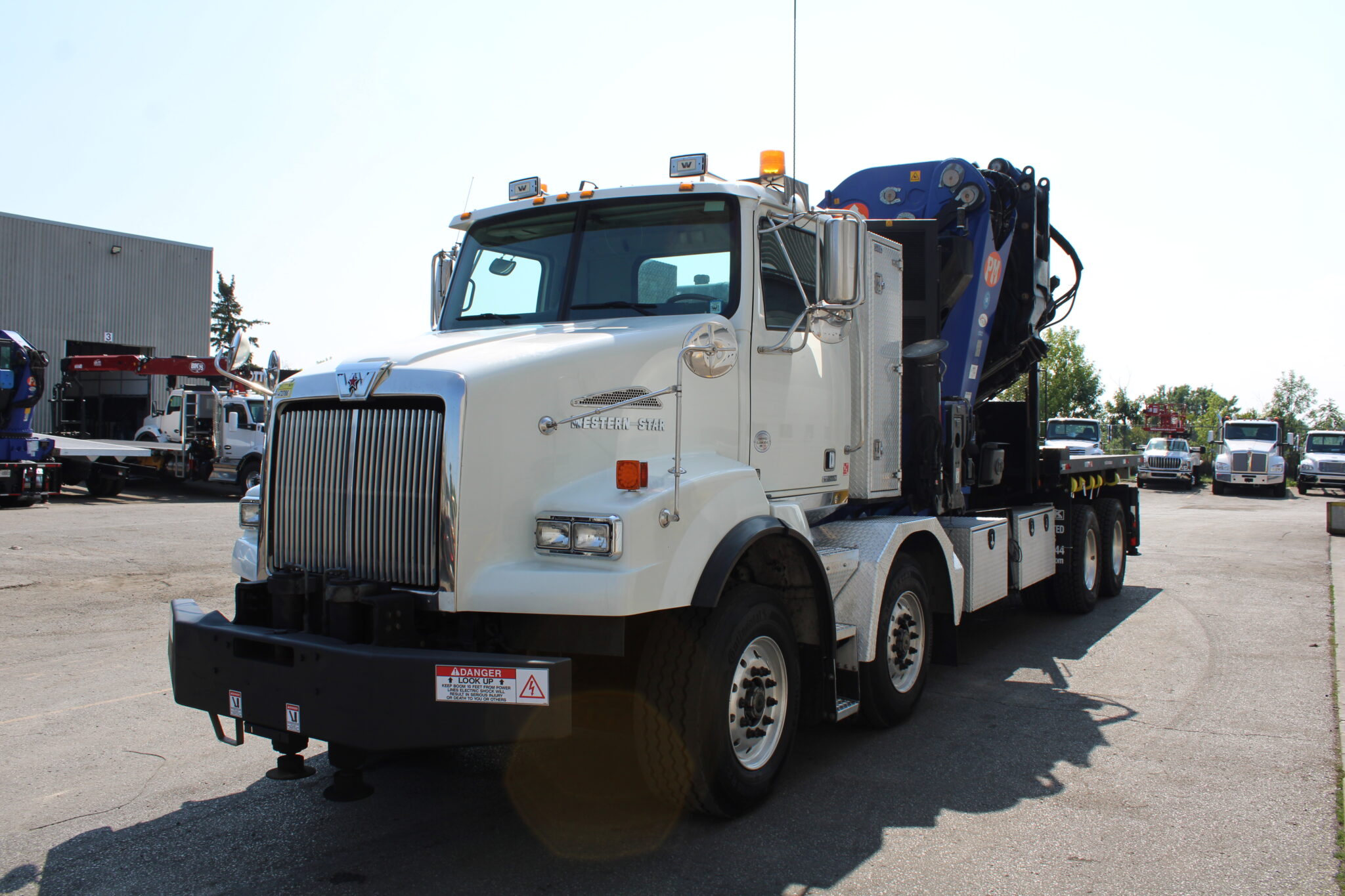 USED 2016 WESTERN STAR 4-AXLE WITH PM 150 w/JIB - Image 15