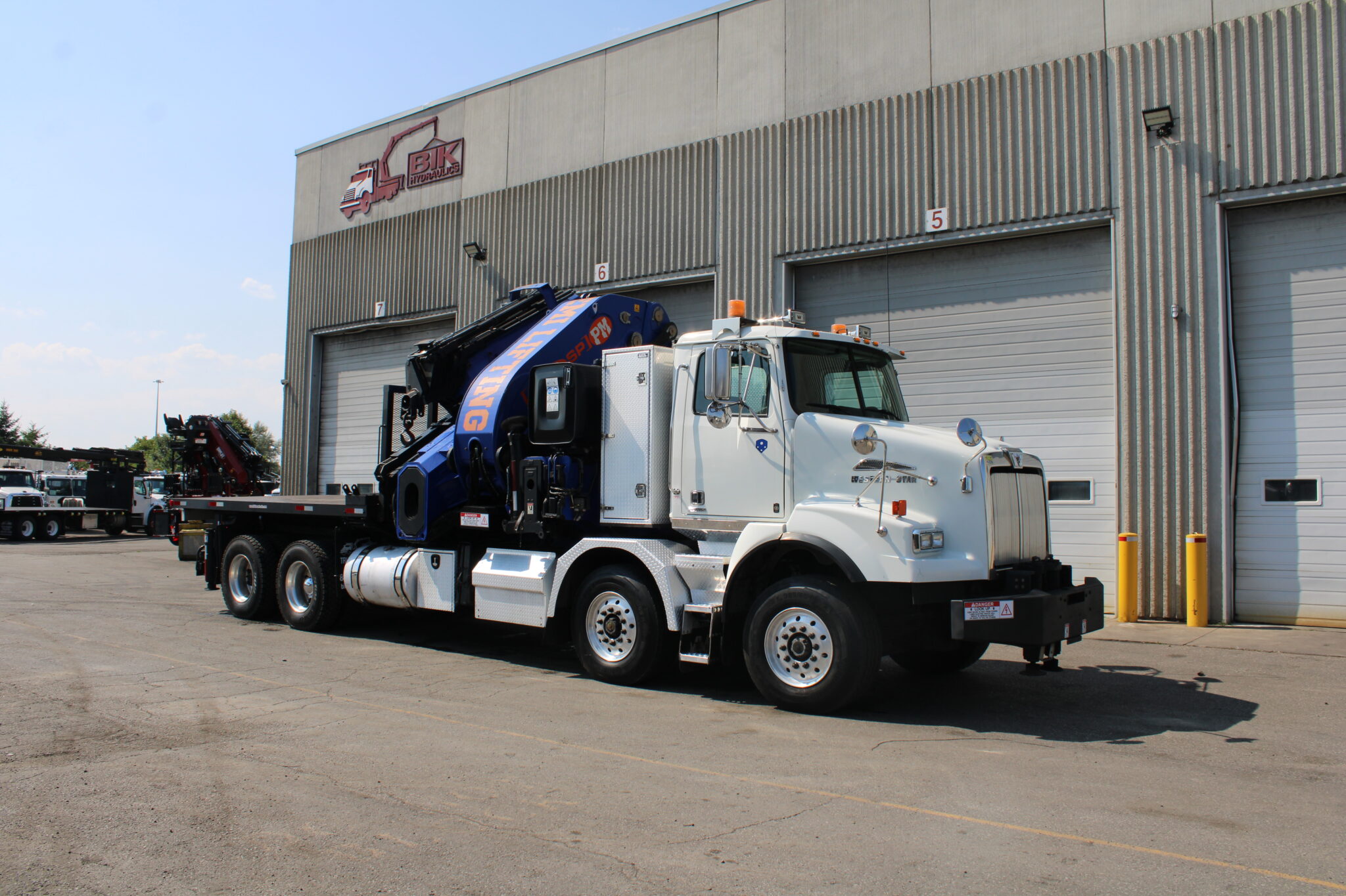 USED 2016 WESTERN STAR 4-AXLE WITH PM 150 w/JIB - Image 20