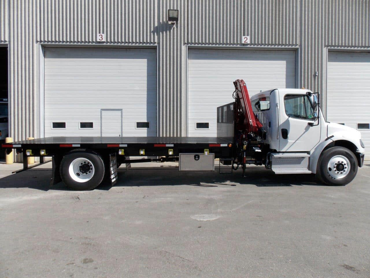 NEW PM 11023 KNUCKLE BOOM 30’ SIDE REACH – NEW F-LINER M2-106 S/A - Image 2