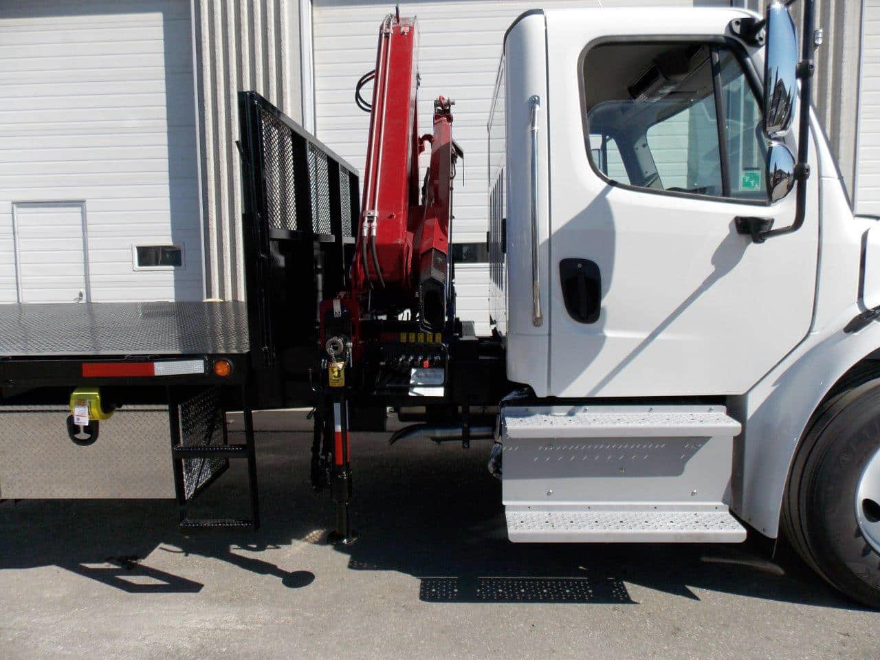 NEW PM 11023 KNUCKLE BOOM 30’ SIDE REACH – NEW F-LINER M2-106 S/A - Image 3