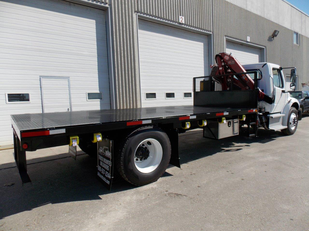 NEW PM 11023 KNUCKLE BOOM 30’ SIDE REACH – NEW F-LINER M2-106 S/A - Image 4